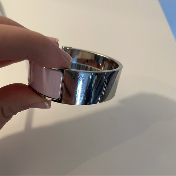 $720 Hermes Clic Clac H Palladium-Plated Enamel Bracelet in Rose Dragee Size PM - Picture 6 of 9